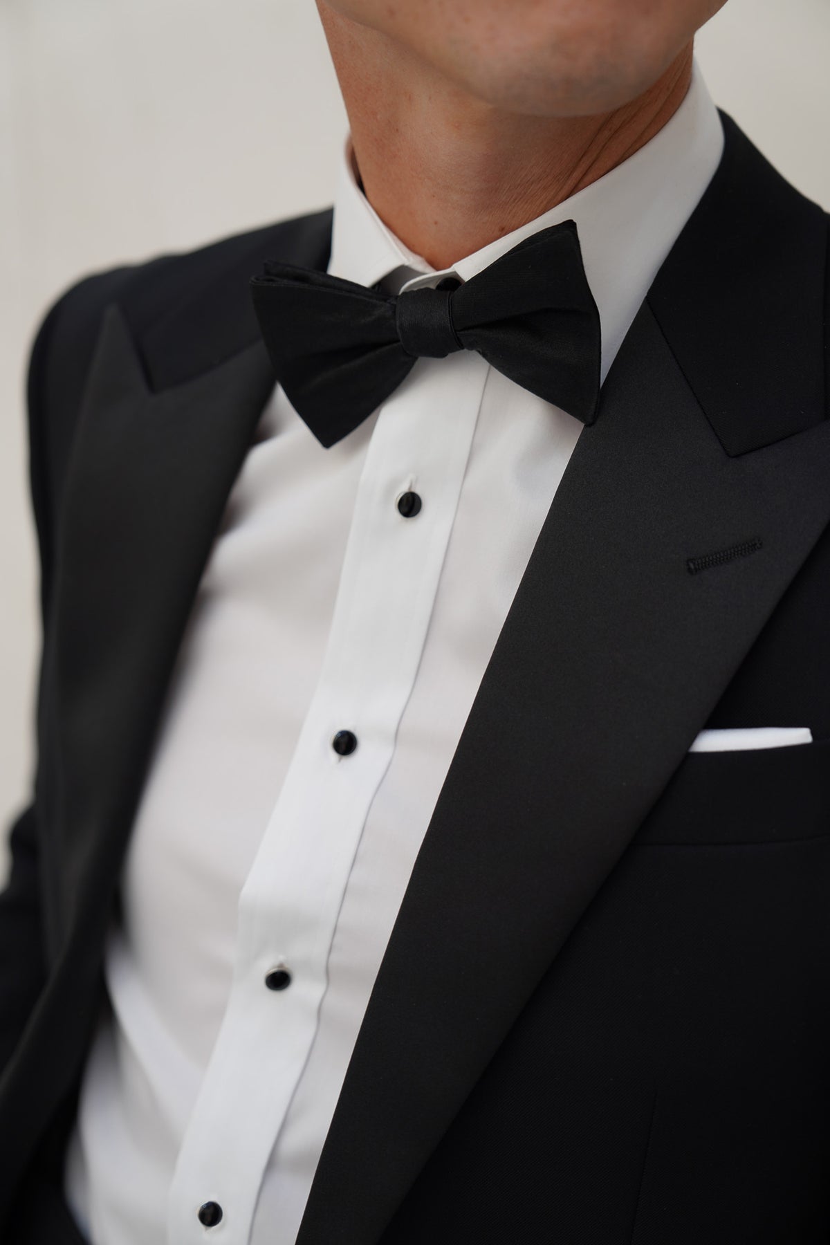 Pure Silk Pre-Tied Bow Tie – Black